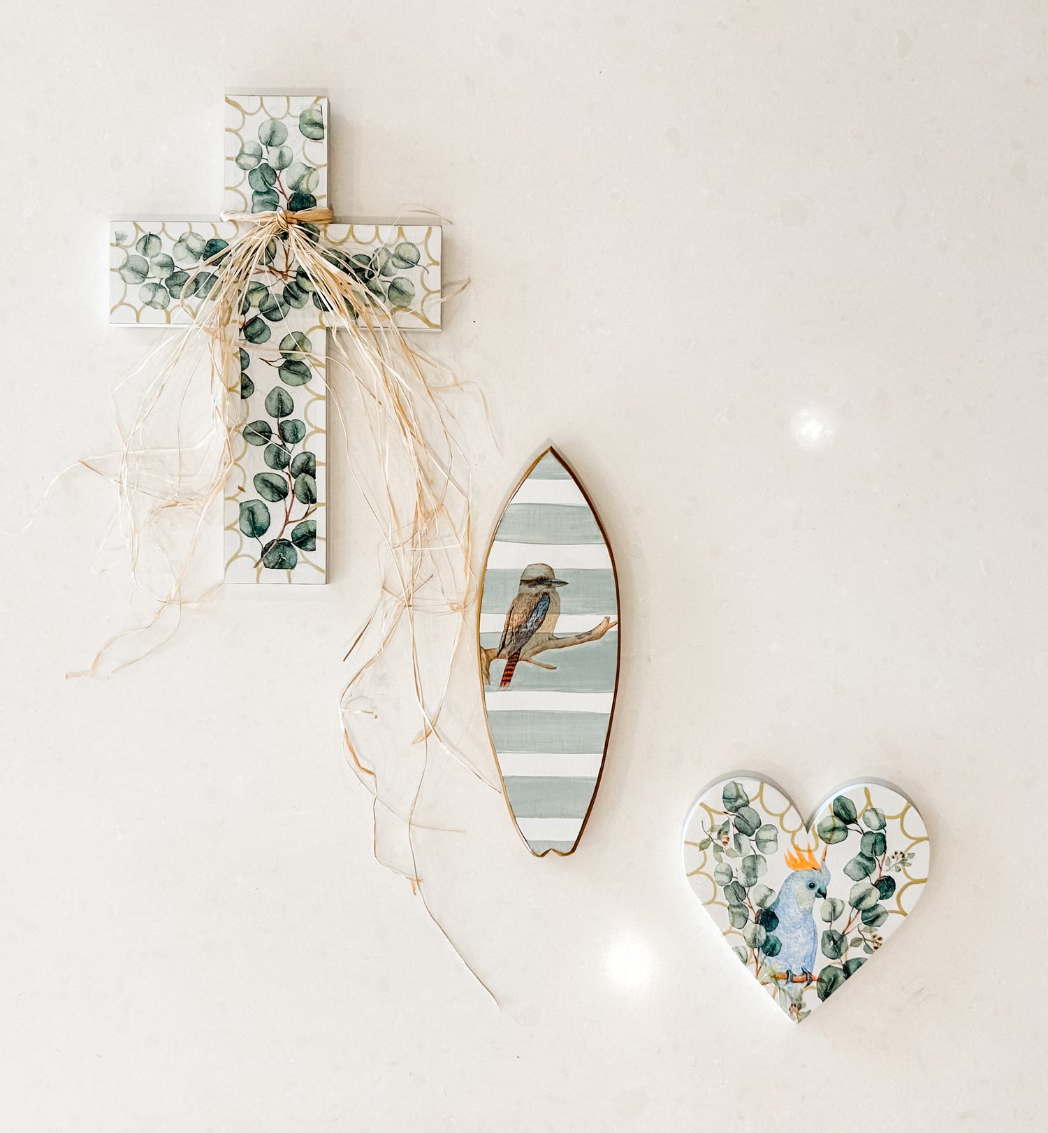 For lovers of neutrals, desert tones, modern Australian vibe decor beautiful details wall decoration. For lovers of cockatoos. Gift for someone who loves the cockatoo.
Decor for your holiday home, country house, dream home, Airbnb property, bush retreat, beach house, vacation property. Home in the bush. For lovers of Australian culture. Aussie decor.