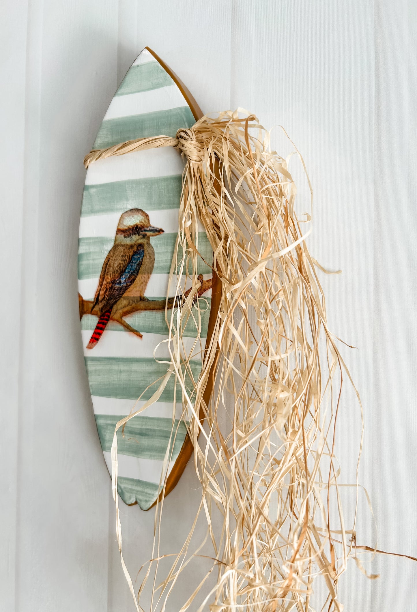 For lovers of surfing, desert tones, modern Australian vibe decor, beautiful details, wall decorations. Gift for someone who loves the kookaburra. Gift for a surfer in Australia.
Decor for your holiday home, country house, dream home, Airbnb property, bush retreat, beach house, vacation property. Home in the bush. For lovers of Australian culture. Aussie decor. Coastal boho decor perfect for decorating in your dream home, beach house, etc. Or to give as a gift for Christmas! Affordable gift idea.